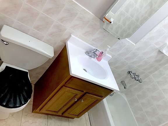 5th image of 7027 65th Pl APT 1R
