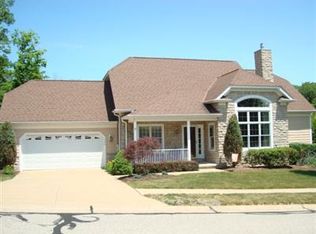 8079 Long Forest Dr, Brecksville, OH 44141