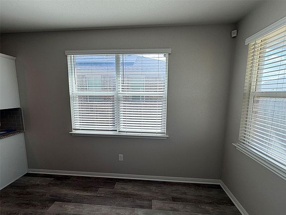 5th image of 225 Baum Dr