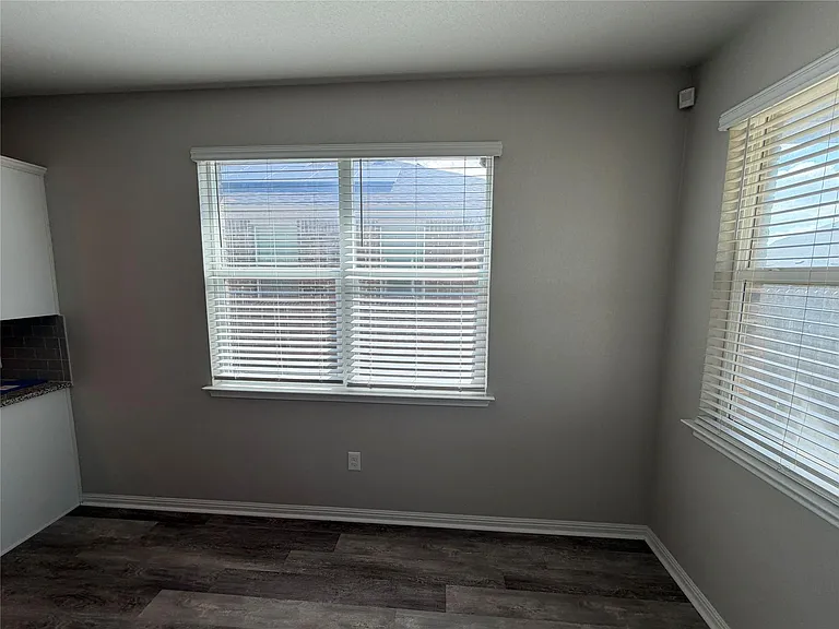 225 Baum Dr — Photo 5