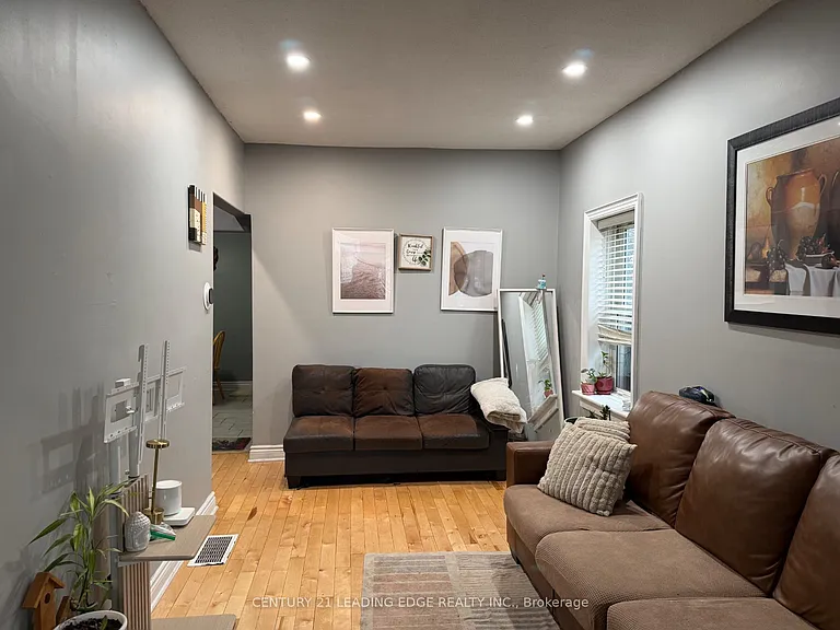 273 Clarke St — Photo 4