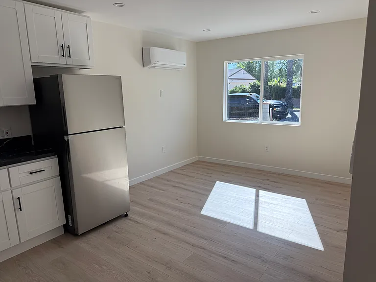 7758 N Owensmouth Ave #7758 — Photo 7