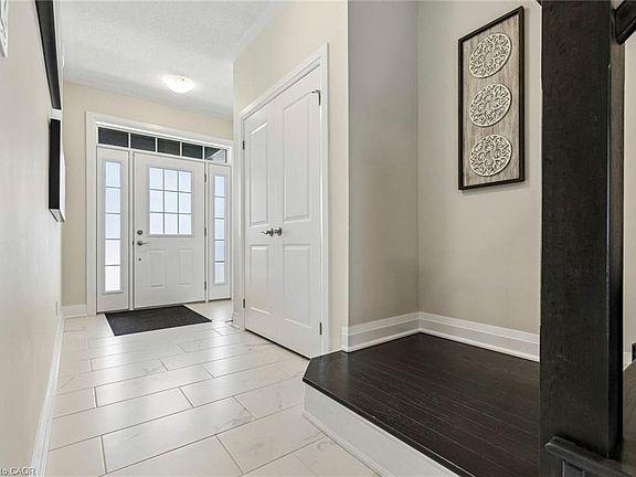 3rd image of 294 Chokecherry Cres