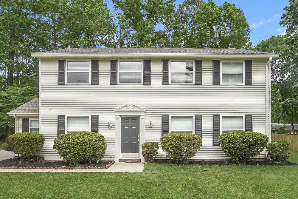 4 bed, 2.5 bath, 2574 sqft, $3,305 — Photo 1