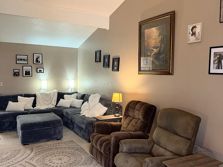 36 Cedar Hills Dr — Photo 19