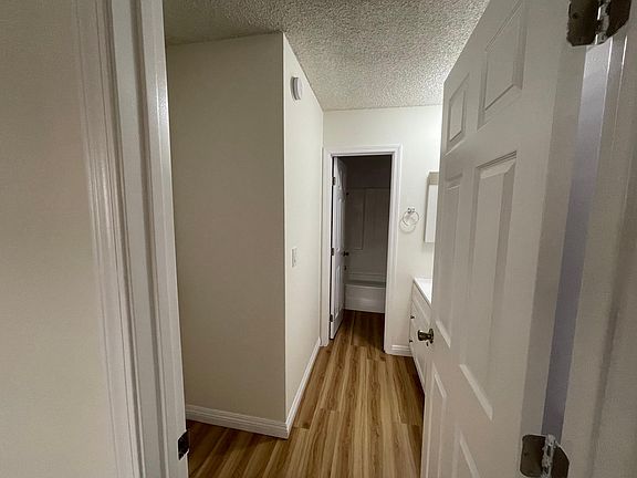4th image of 636 W Wilson Ave #106