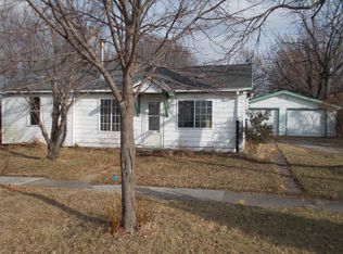 907 N 12th St, Fairfield, IA 52556