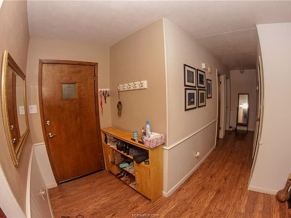 4th image of 3211 Westwood Main Dr