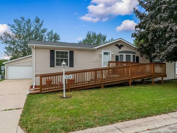 5410 Autumnash Ln, Machesney Park, IL 61115