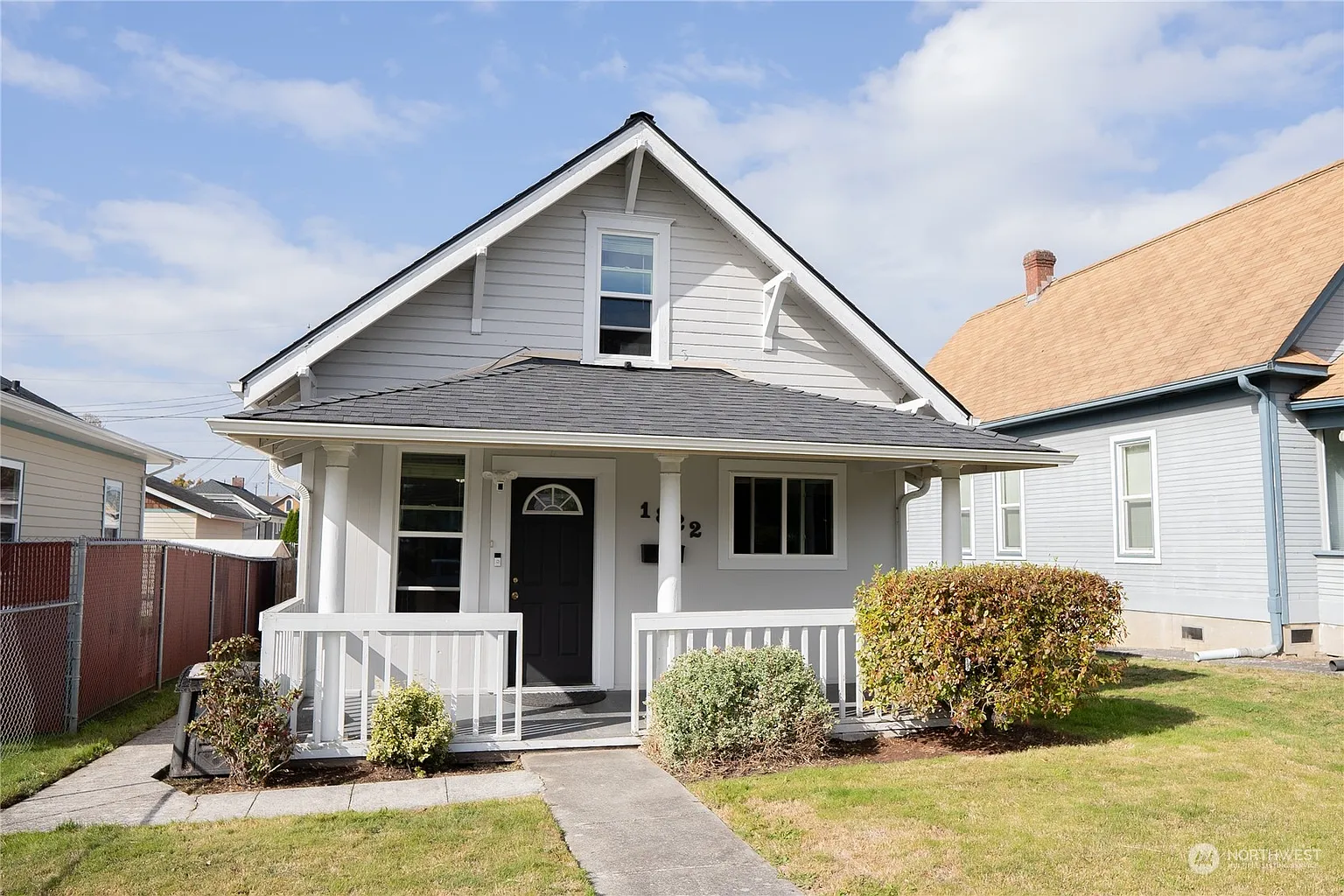 1822 Lombard Avenue photo 1