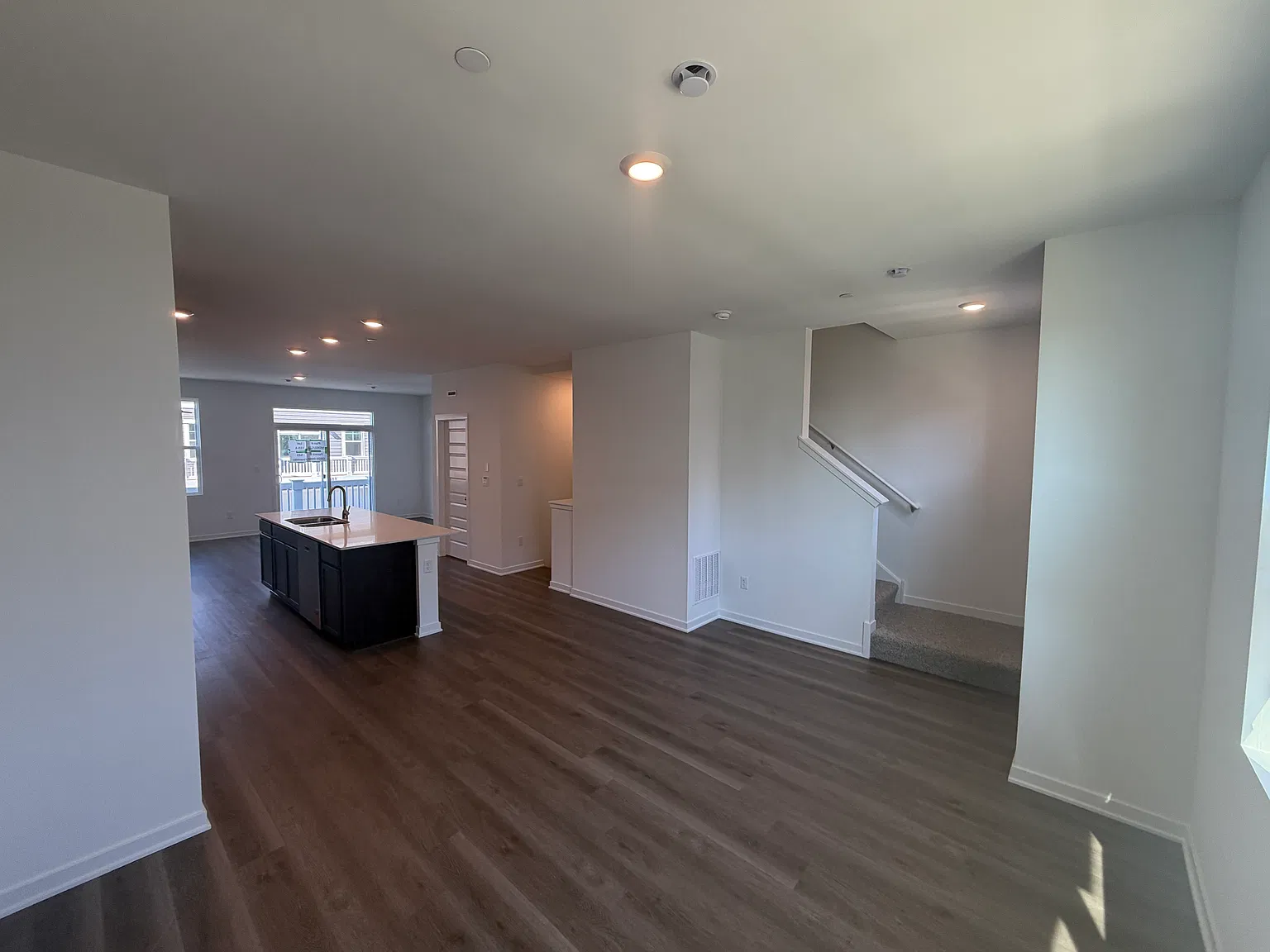 3 bed, 1798 sqft, $3,300 — Photo 4