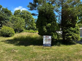 9 Hawkes Ave, Eastport, ME 04631