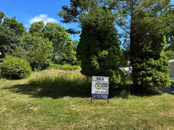 9 Hawkes Avenue, Eastport, ME 04631