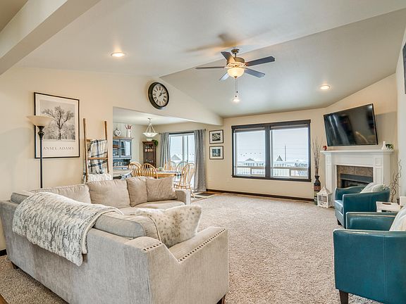 5th image of 887 Sage Crest Dr