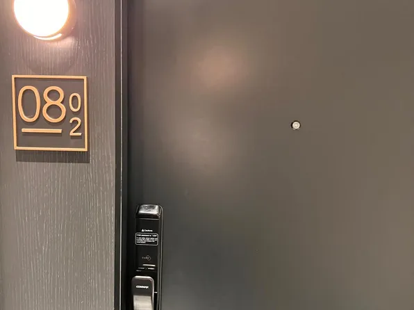 3200 William Coltson Ave E #802, Oakville, ON L6H 7W6