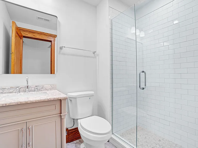 1233 N Hoyne Ave #1 — Photo 21