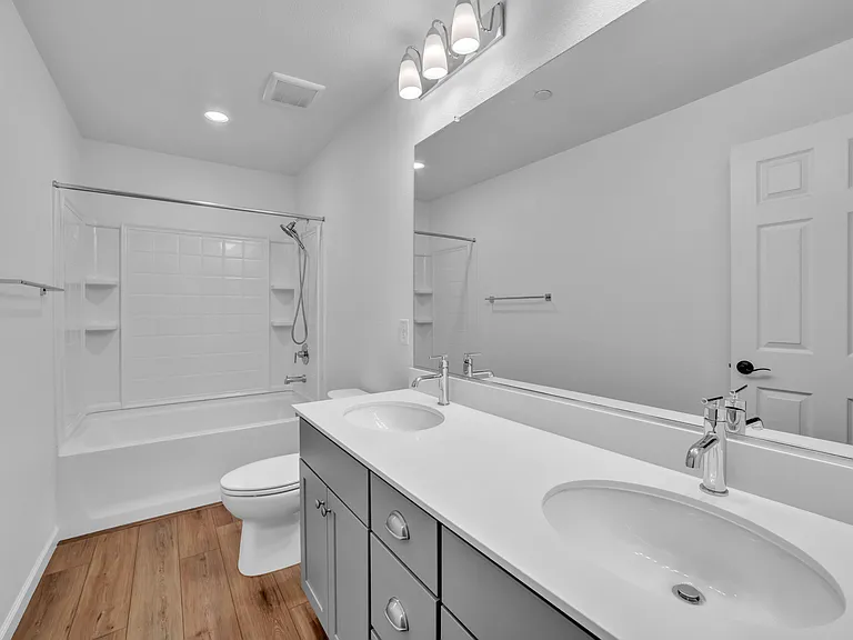 4562 Butterfly Ridge Dr — Photo 31