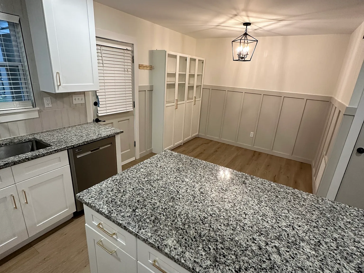 3 bed, 1.5 bath, 1200 sqft, $1,500 — Photo 2