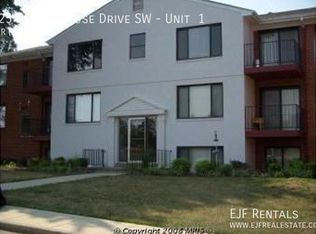 125 Clubhouse Dr SW UNIT 1, Leesburg, VA 20175