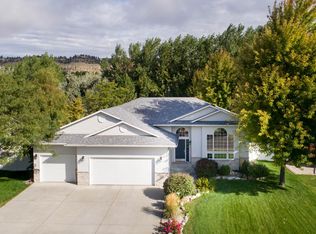 3835 Fairmeadow Dr, Billings, MT 59102