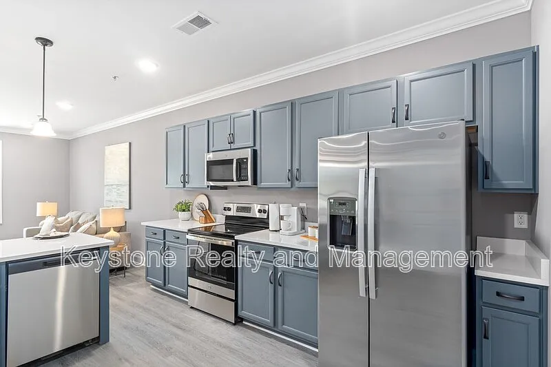 1 bed, 1.5 bath, 1300 sqft, $1,300 — Photo 4