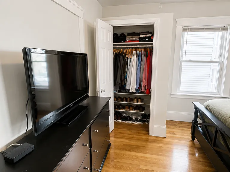 18A Bond St #1 — Photo 8