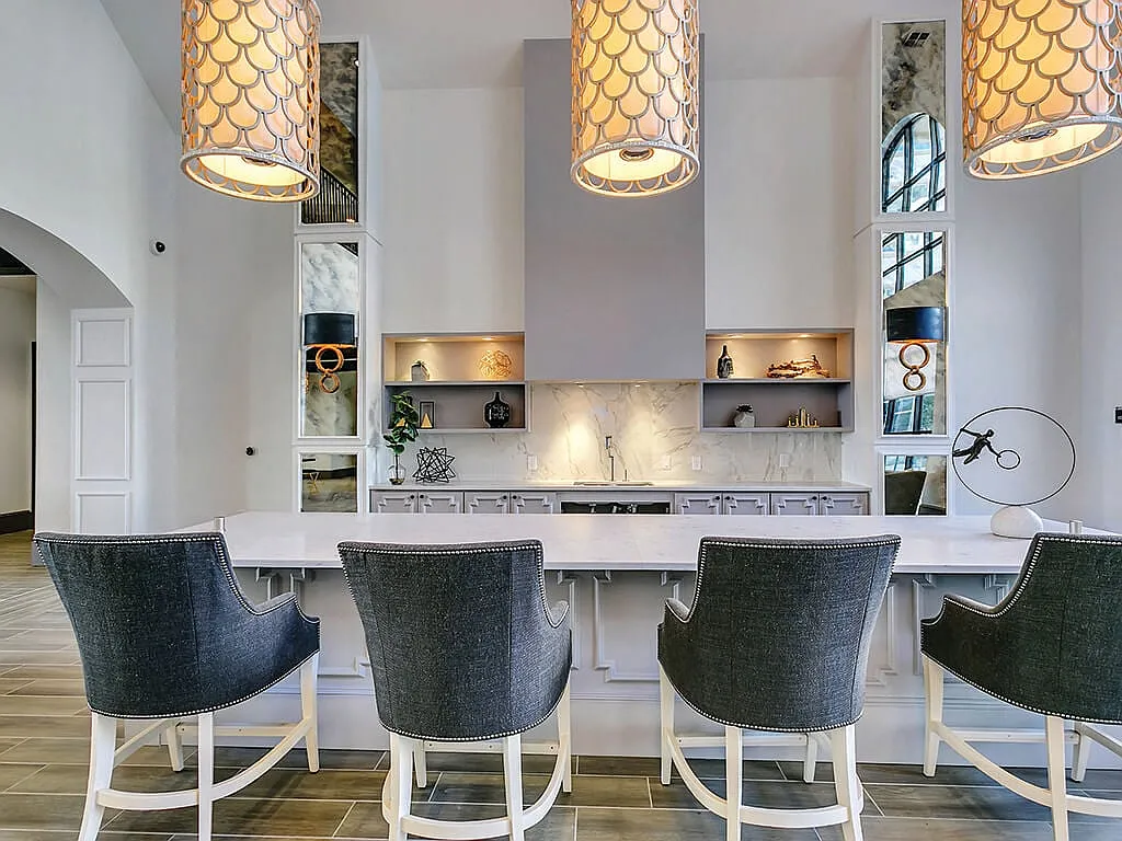 The Huntington Apartments — Photo 3