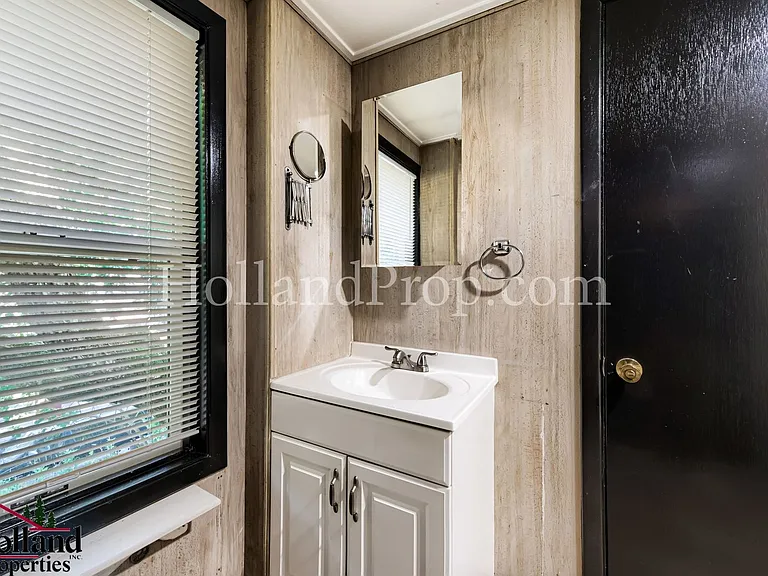 9601 SW 42nd Ave — Photo 12