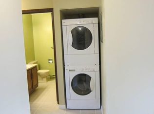 142 W Twin Oaks Ter, South Burlington, VT 05403