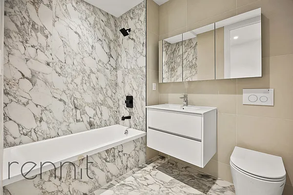 Bathroom, photo 1