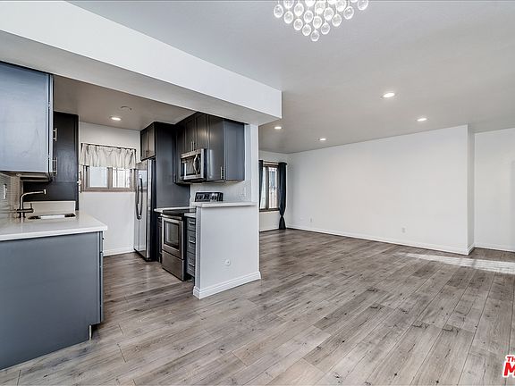 5th image of 110 E Hillcrest Blvd APT 103