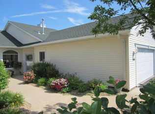 646 Aqua Cir, Lino Lakes, MN 55014