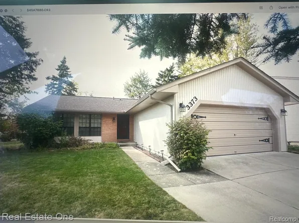 3373 Auburn Dr, Troy, MI 48083