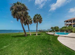 1570 Santa Barbara Dr, Dunedin, FL 34698
