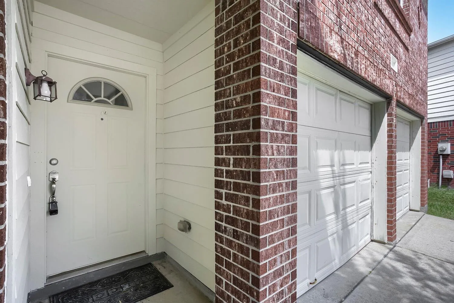 4 bed, 2.5 bath, 2562 sqft, $2,240 — Photo 3
