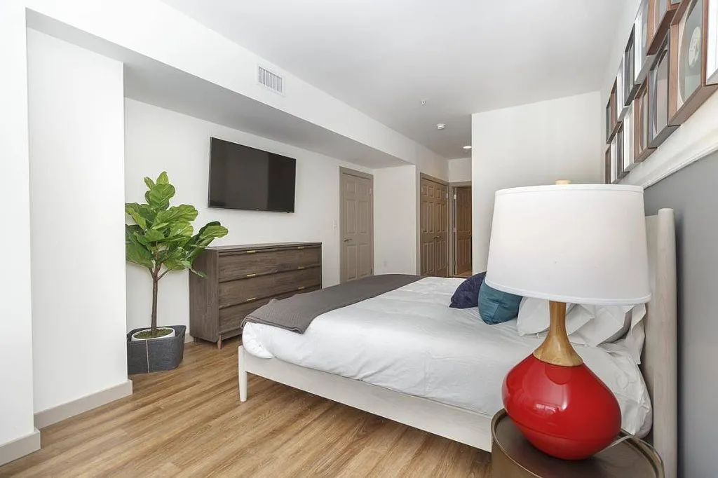 2 bed, 2.0 bath, $3,700 — Photo 4