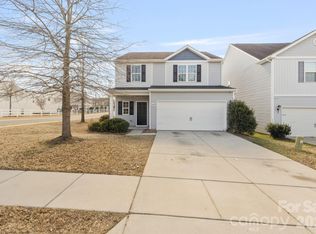 8203 Paw Valley Ln, Charlotte, NC 28214
