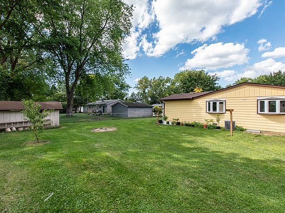 4th image of 18727 W Highfield Dr