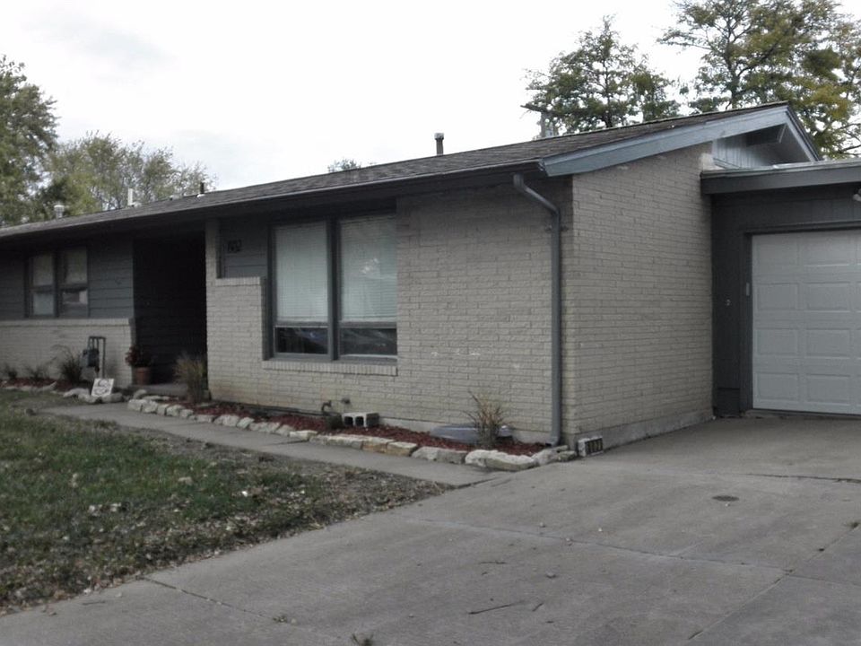1st image of 802 Carriage Cir