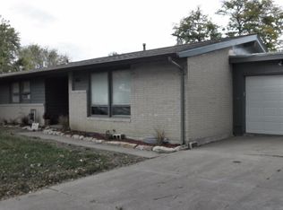 802 Carriage Cir, Salina, KS 67401