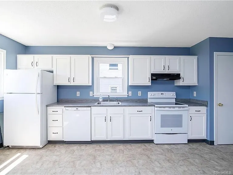 24 Chalmers St #24 — Photo 4