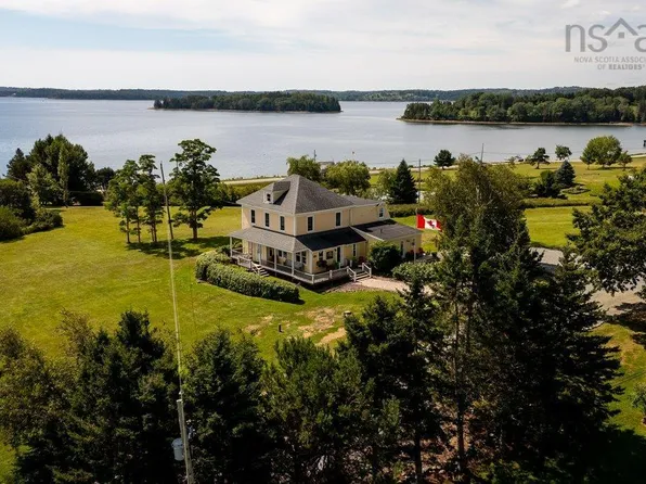 678 Oakland Rd, Indian Pt, NS B0J 2E0