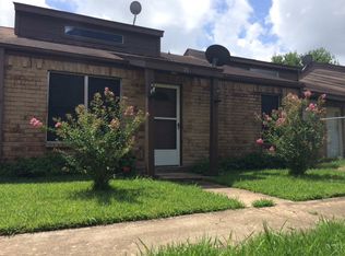 807 Buchta Rd, Angleton, TX 77515