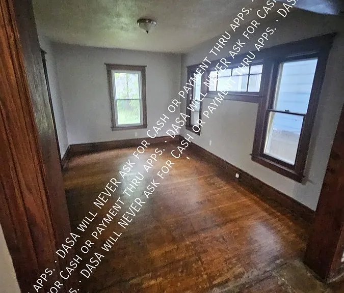 420 Rosewood Ter — Photo 3