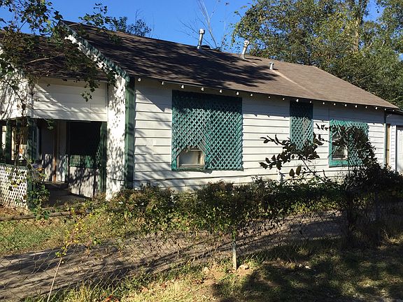 5th image of 4570 Carnegie St