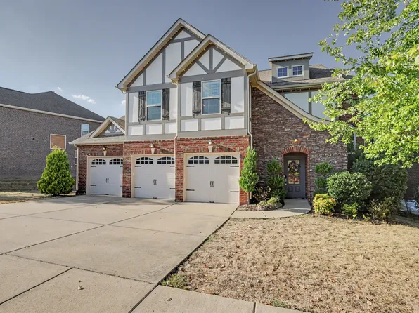 2214 Chaucer Park Ln, Thompsons Station, TN 37179
