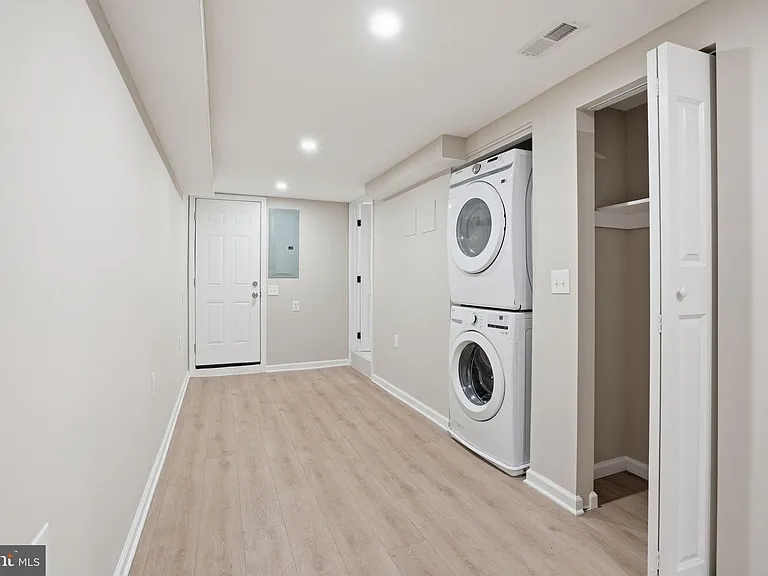 2710 Mura St — Photo 27