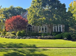 4621 Goodison Place Dr, Rochester, MI 48306