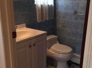18 Edgewood Pl, Great Neck, NY 11024
