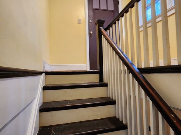 9 Spring Ave FLOOR 2